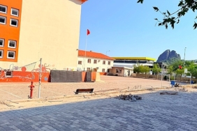 kuzdere-haci-mehmet-saygin-ortaokulu-bahcesinde-duzenleme-calismalari.jpg