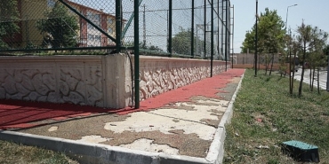 luleburgaz-belediyesinin-yaptigi-yuruyus-parkuruna-zarar-verildi.jpg