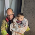 Mahsur Kalan 11 Kişilik Aileyi Büyükşehir İtfaiyesi Kurtardı