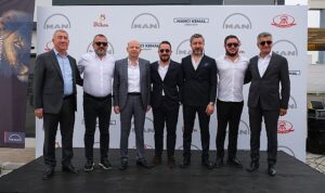 man-turkiyenin-lider-firmalari-volkan-groupa-40-kanarlar-groupa-da-25-adet-arac-teslimati-9ZTrrtuy.jpg