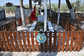 manisa-buyuksehir-belediyesi-sehit-kabirlerini-yeniliyor.jpg