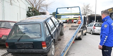 manisa-buyuksehir-sahipsiz-ve-hurda-araclari-kaldiriyor.jpg