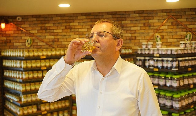 mesut-ergin-festival-ayvalikin-turizmine-ve-ekonomisine-de-buyuk-guc-katiyor.jpg