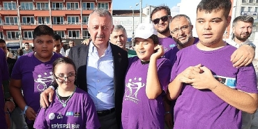 mevlid-i-nebi-programinda-gonulleri-isitan-bulusma.jpg