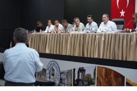 milas-belediye-baskani-fevzi-topuz-muhtarlarin-taleplerini-dinledi.jpg
