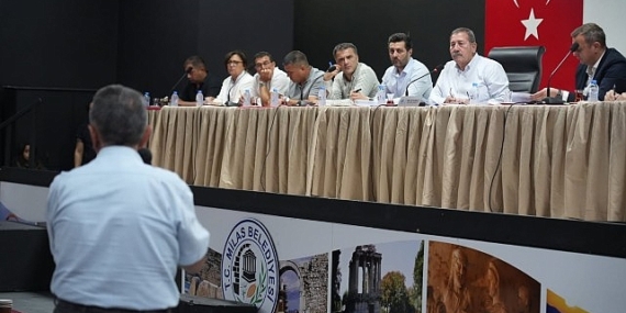 milas-belediye-baskani-fevzi-topuz-muhtarlarin-taleplerini-dinledi.jpg