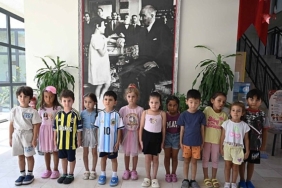 minik-yureklerde-30-agustos-ruhu-harcliklarini-mehmetcik-vakfina-bagisladilar.jpg