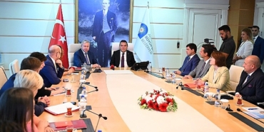 moskova-hukumet-bakani-baskan-boceki-ziyaret-etti.jpg