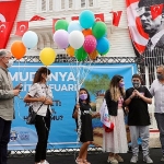 mudanya-kitap-fuarinda-balonlar-demir-icin-goge-yukseldi.jpg