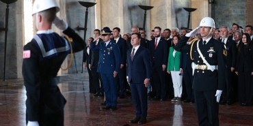 mugla-buyuksehir-belediye-baskani-ahmet-aras-30-agustos-zafer-bayramini-kutlayan-bir-mesaj-yayimladi.jpg
