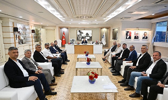 muhtarlardan-baskan-vekili-ozdemire-ziyaret.jpg
