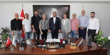 narlidere-belediyesi-ile-tum-yerel-sen-arasinda-belediyede-gorevli-memurlari-kapsayan-toplu-is-sozlesmesi-imzalandi.jpg