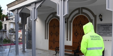 narlidere-belediyesinden-camilerde-temizlik-calismasi.jpg