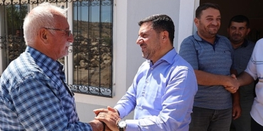 nevsehir-belediye-baskani-rasim-ari-nevsehir-lale-sanayi-sitesinde-mobilya-sektorunde-faaliyet-gosteren-esnaflarla-bir-araya-geldi.jpg