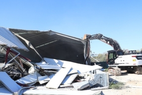 Nilüfer’de kaçak fabrika yıkıldı
