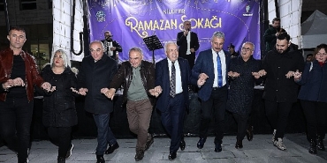 nilufer-ramazan-sokagina-artvin-gecesi-renk-katti.jpg