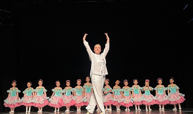 niluferin-kucuk-danscilari-bale-resitalinde-parladi.jpg