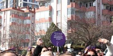 niluferli-kadinlar-8-martta-adalet-ve-esitlik-icin-yurudu.jpg