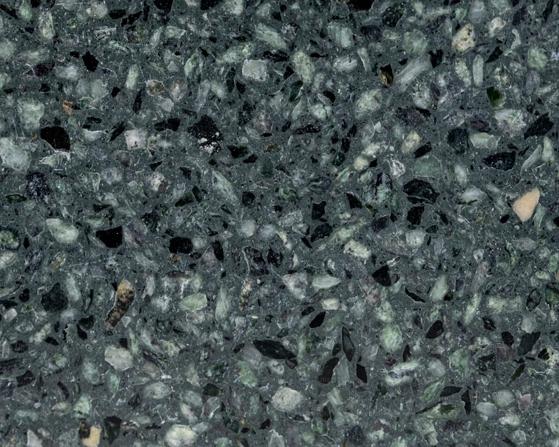 Obsidyen Taşı Nedir? Obsidyen Taşının Faydaları Nelerdir?