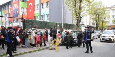 ogrenciler-icin-guvenli-yol-zabita-okul-onlerinde-gorevde.jpg