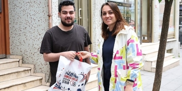 ogrencilere-ikramlar-bayrampasa-belediyesinden.jpg