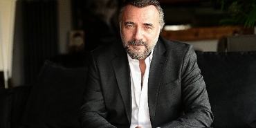 oktay-kaynarca-alnim-acik-basim-dik.jpg