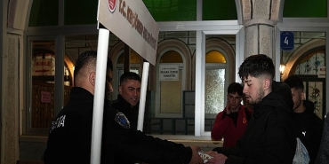 okul-saldirisinda-hayatini-kaybeden-ogretmen-ve-ogrenciler-icin-keciorendeki-camilerde-mevlit-okutuldu.jpg