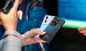 opponun-yeni-modeli-reno11-f-5g-roberto-carlosun-katildigi-renkli-etkinlikle-tanitildi-fjyzIDAQ.jpg