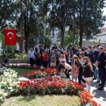 “Öz annemizsiniz, hepimiz sizin çocuklarınızız”