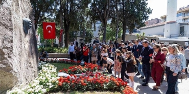 oz-annemizsiniz-hepimiz-sizin-cocuklariniziz.jpg
