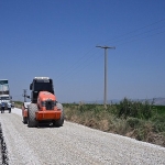 pazarkoy-gordes-baglanti-yolunda-sathi-kaplama-calismalari-tamamlandi.jpg