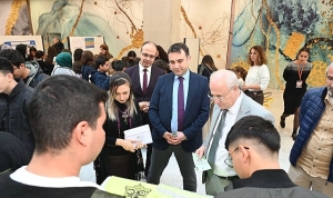prof-dr-kilic-aydindaki-proje-pazarinda-genc-bilim-insanlariyla-bulustu.jpg
