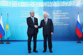 putin-kazakistan-cumhurbaskani-kassym-jomart-tokayev-ile-gorustu.jpg