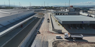 railportun-cevre-yollari-asfaltlaniyor.jpg