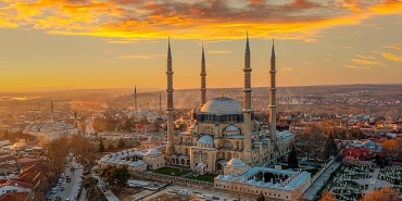 ramazanda-maneviyati-yasamak-icin-gidilecek-5-sehir.jpg