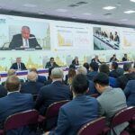 Rosneft CEO’su küresel ihtiyaçları karşılamak için dengeli bir enerji geçişini destekliyor