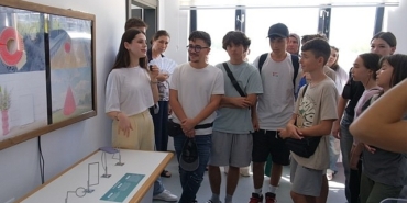 rumen-ogrencilerden-canikte-akinci-tiha-pozu.jpg