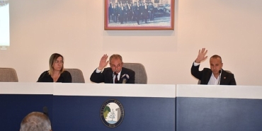 salihli-belediye-meclisi-mazlum-nurlu-baskanliginda-ekim-ayi-meclis-toplantisini-gerceklestirdi.jpg