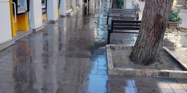 salihli-belediyesi-caddelerde-yikama-calismasi-gerceklestirdi.jpg