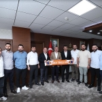 sampiyon-darica-turkeli-baskan-buyukakina-geldi.jpg