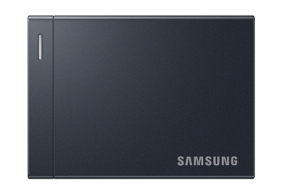 samsung-gamescom-2026da-usb4-destekli-p9-ve-p7-ssdlerini-sergiledi.jpg