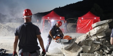 seferihisar-belediyesinden-gercegi-aratmayan-deprem-tatbikati.jpg
