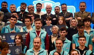 selcuklu-belediyesi-ve-selcuklu-ilce-milli-egitim-mudurlugu-paydasliginda-duzenlenen-teknoloji-ve-robot-yarismasi-M6UsPsNj.jpg