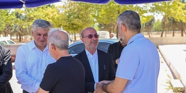 selcukluda-cuma-bulusmalari-ile-vatandaslarin-talepleri-aliniyor.jpg
