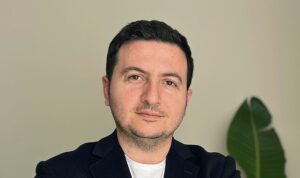 seturun-pazarlama-ve-kurumsal-iletisim-direktorlugune-omer-ozkan-sakar-atandi-NND7P36c.jpg