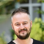 sicaklarla-birlikte-yilanlar-gorunmeye-basladi.jpg