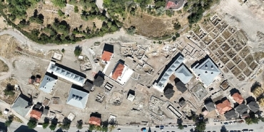 sivas-kalesi-ve-cevresinin-turizme-kazandirilmasi-amaciyla-belediye-tarafindan-uygulanan-projede-calismalar-araliksiz-devam-ediyor.jpg