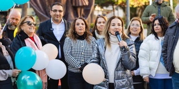 smali-cagla-icin-sevinc-balonlari-ucuruldu-darisi-diger-cocuklarin-basina.jpg