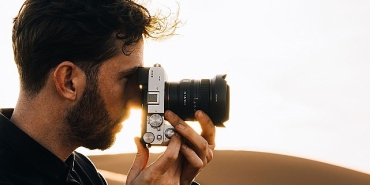sony-genis-diyafram-acikligina-sahip-etkileyici-prime-lensi-ultra-genis-fe-16mm-f1-8-gyi-piyasaya-suruyor.jpg