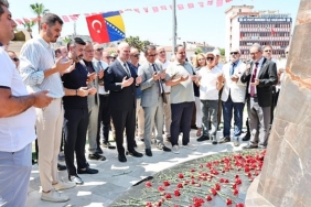 srebrenitsa-soykirimi-kurbanlari-menemende-anildi.jpg